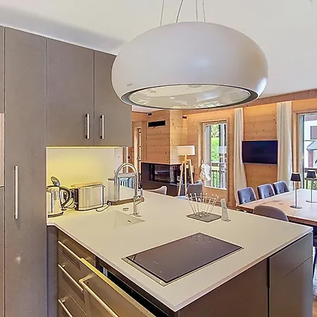 Rochebrune- Superbe De 80 M2 Offrant Un Cadre Elegant- 8 Personnes * 梅杰夫