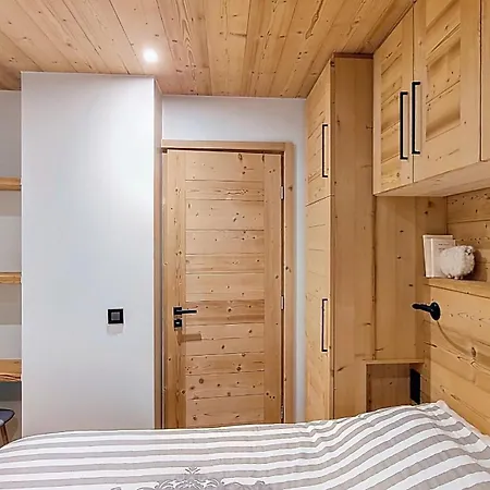 Rochebrune- Superbe De 80 M2 Offrant Un Cadre Elegant- 8 Personnes Daire Megève
